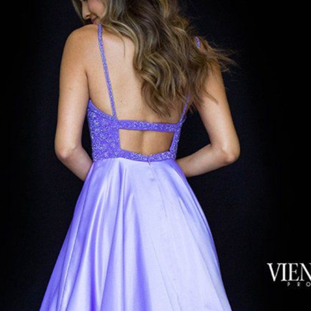 Size 0 purple Vienna Prom gown